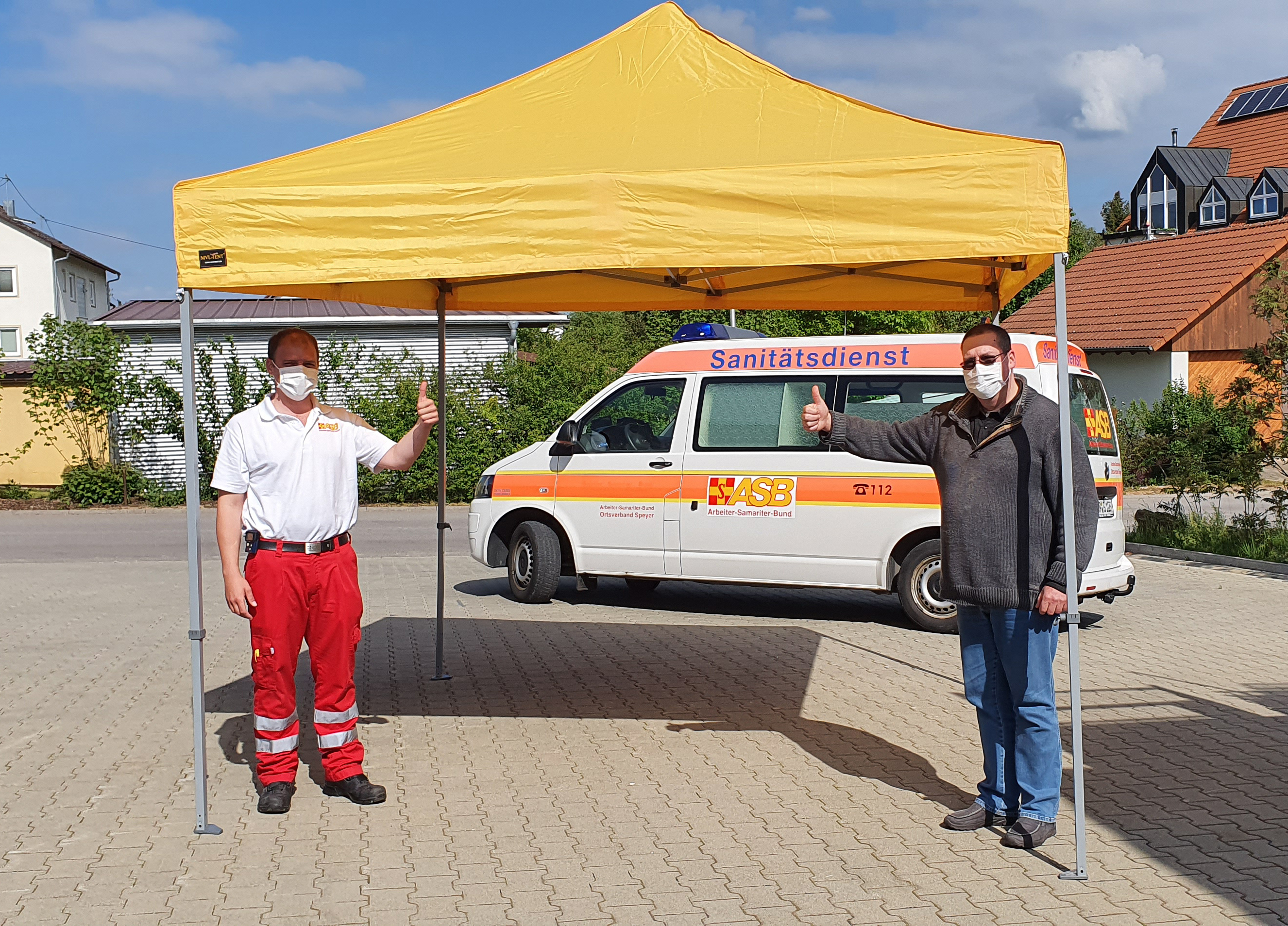 Übergabe eines Faltzeltes an den Arbeiter Samariter Bund OV Speyer